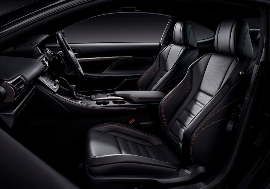 Интерьер Lexus RC300h F-Sport Black Edition 2018 года  (JP) (фото 2 из 3)